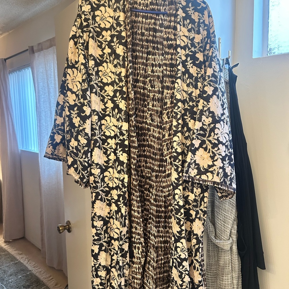 Floral Black and White Kimono